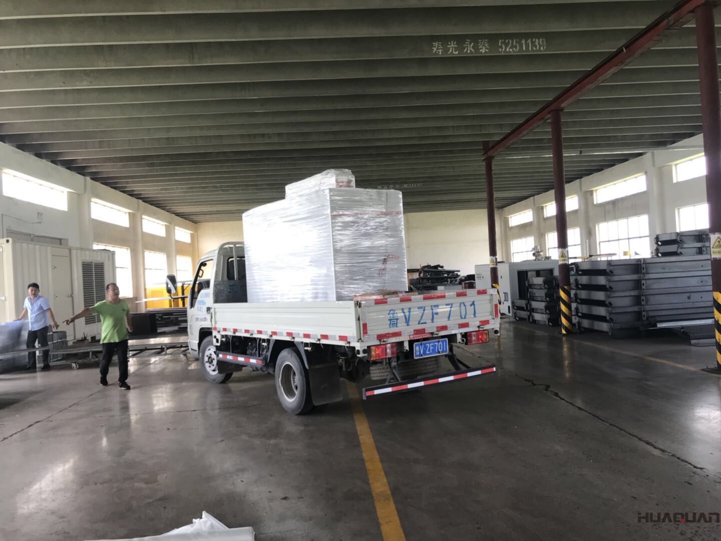 7月6日一臺HQ2QF標配汽油一體機由華全順利發(fā)往甘肅省
