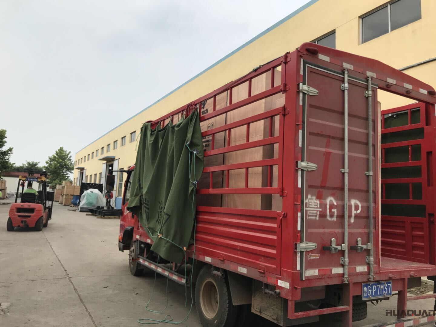 一臺(tái)400kw立柜自啟動(dòng)柴油發(fā)電機(jī)組于8月23日從華全動(dòng)力成功發(fā)往廣東