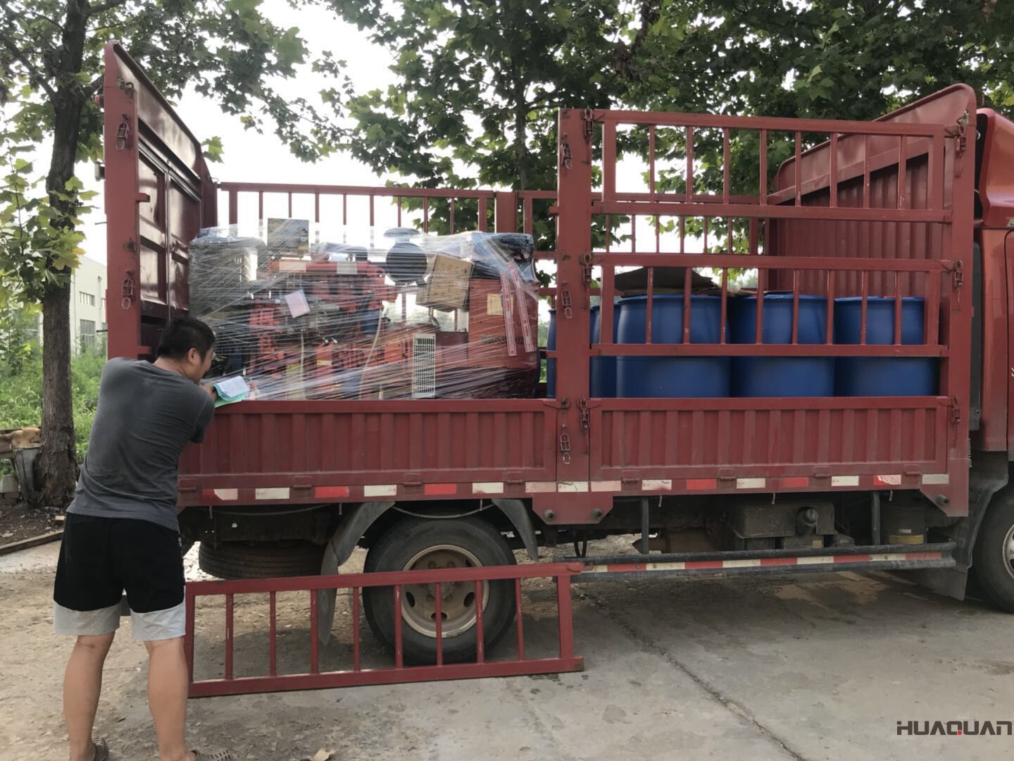 一臺20kw標(biāo)配柴油發(fā)電機組于8月24日成功發(fā)往陜西省