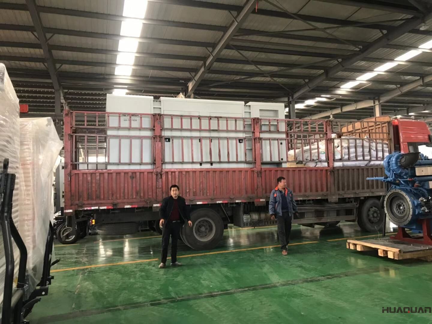 天氣逐漸變冷，但是華全發(fā)電機(jī)組的銷量卻沒有變冷，內(nèi)蒙古的馬先生于10月31日在華全動(dòng)力采購(gòu)了一臺(tái)1000kw立柜自啟動(dòng)柴油發(fā)電機(jī)組