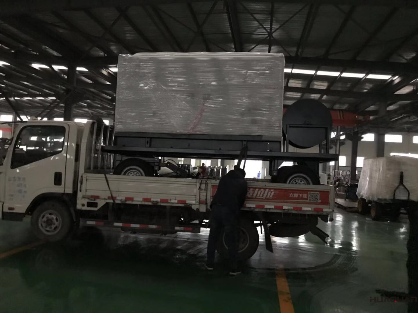 11月28日，葉先生從華全動力訂購的一臺120kw移動靜音拖車柴油發電機組現已成功發往遼寧省