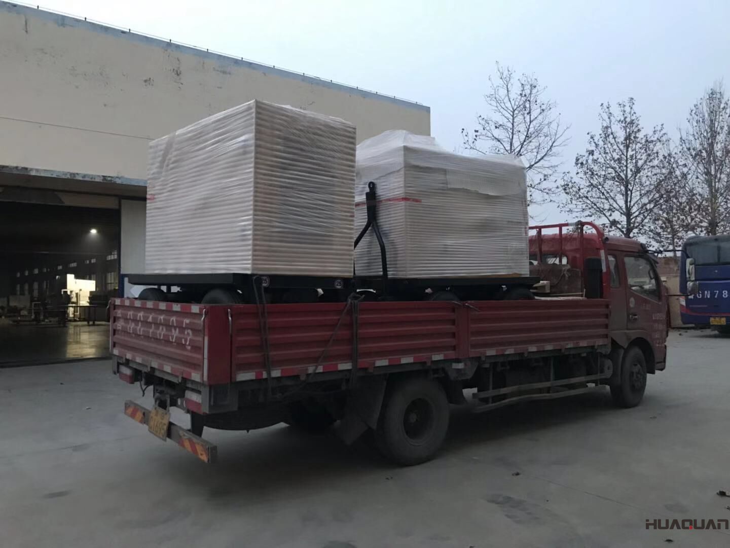 福建劉先生從華全動力訂購的10kw和40kw標配柴油發電機組已于11月29日順利發往目的地