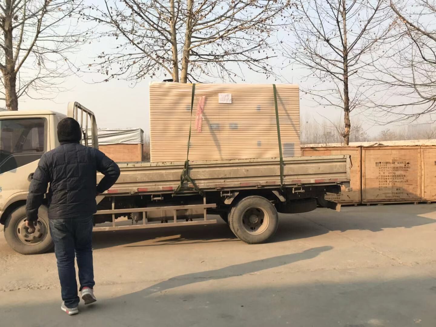 1月3日，王先生從華全動力采購的50kw靜音箱柴油發電機組順利的發往河北省